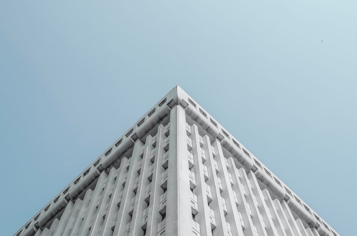 开云体育真人-F1开赛在即，上海进入“痛城模式”，嘉年华四地联动，地铁换新装