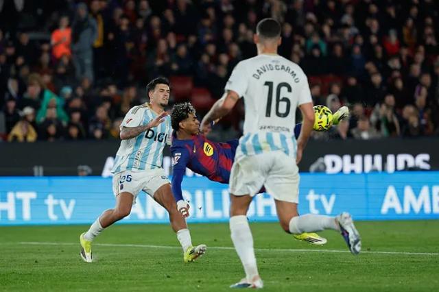 开云真人下载-【西甲】奥尔莫传射，亚马尔侧勾，巴萨3比0奥维耶多