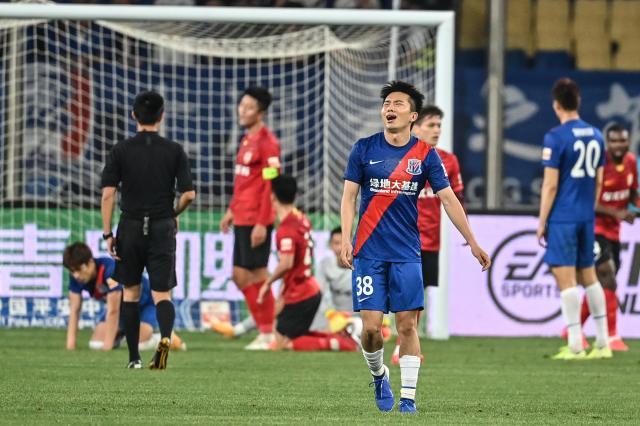 开云真人下载-5轮战罢境遇逆转！申花高开低走 津门虎抢重要3分