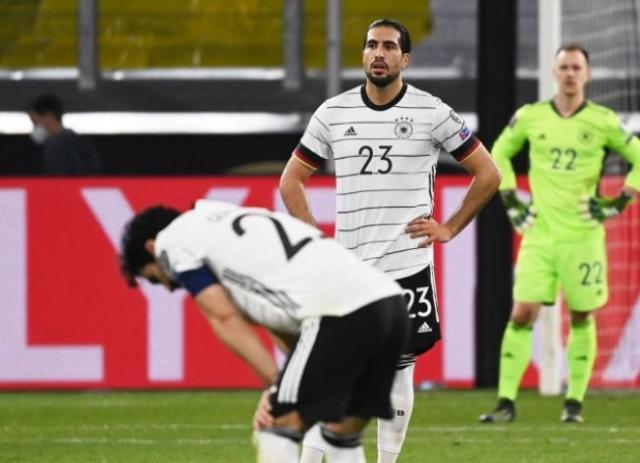 变阵三后卫=场面失控 欧洲杯将至勒夫如何应对?